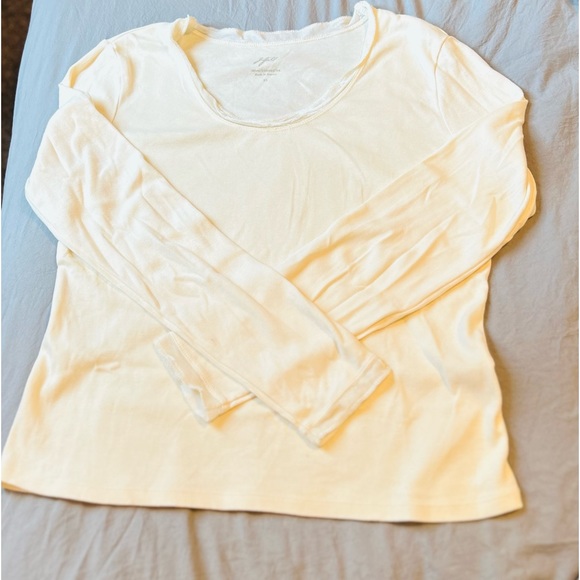 J Jill Beige Velvet Trimmed Tee Long Sleeve T-Shirt - Size Medium - Scoop Neck - Picture 1 of 3